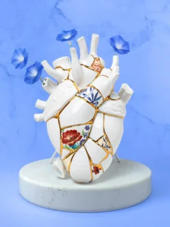 Jarrón de porcelana con decoración dorada Love in Bloom, 25 cm