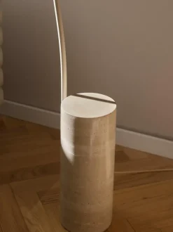 Lámpara arco de travertino Cora