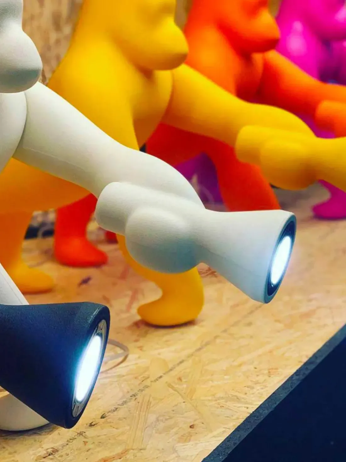 Lámpara de mesa LED con pantalla ajustable Kong