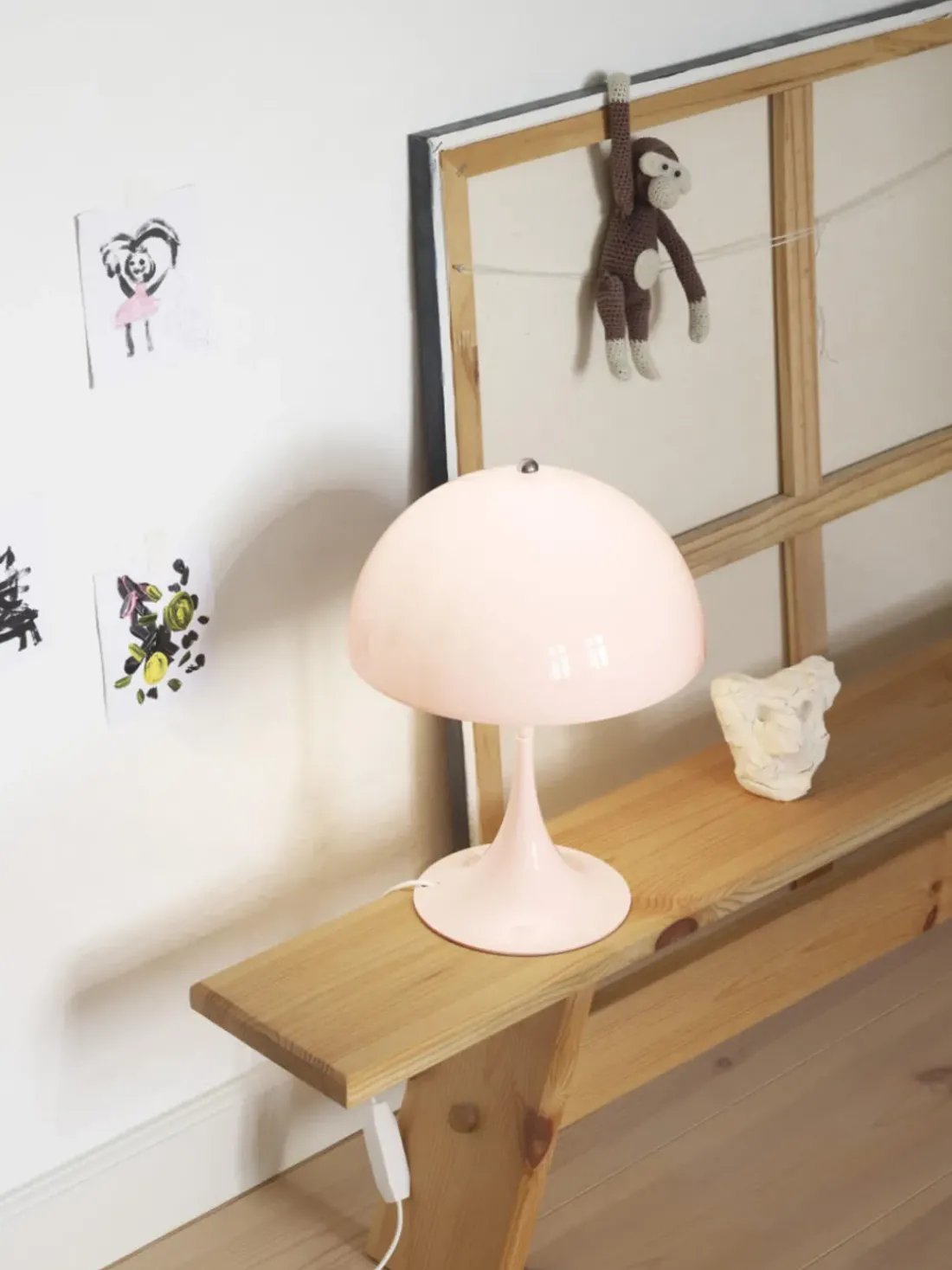 Lámpara de mesa LED Panthella, diseño Verner Panton