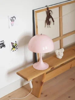 Lámpara de mesa LED Panthella, de diseño Verner Panton