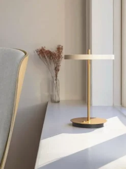 Lámpara de mesa LED pequeña regulable Asteria