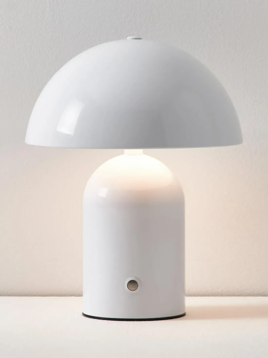 Lámpara de mesa LED pequeña regulable Walter, portátil