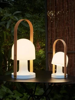 Lámpara de mesa LED regulable Followme, con pantalla orientable