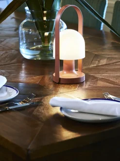 Lámpara de mesa LED regulable Followme, con pantalla orientable