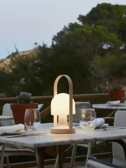 Lámpara de mesa LED regulable Followme, con pantalla orientable