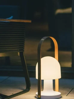 Lámpara de mesa LED regulable Followme Plus, con pantalla orientable