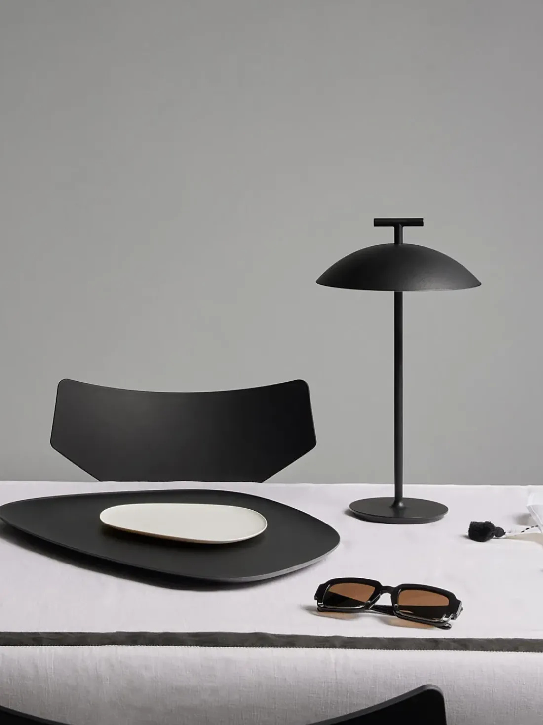 Lámpara de mesa LED regulable Mini Geen-a, portátil