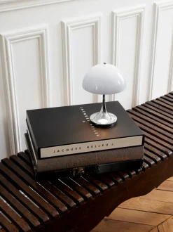 Lámpara de mesa LED regulable Panthella 160, diseño Verner Panton