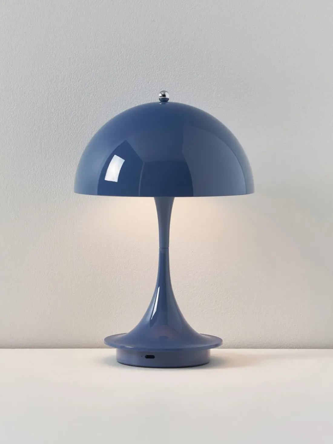 Lámpara de mesa LED regulable Panthella de diseño Verner Panton, 24 cm, portátil
