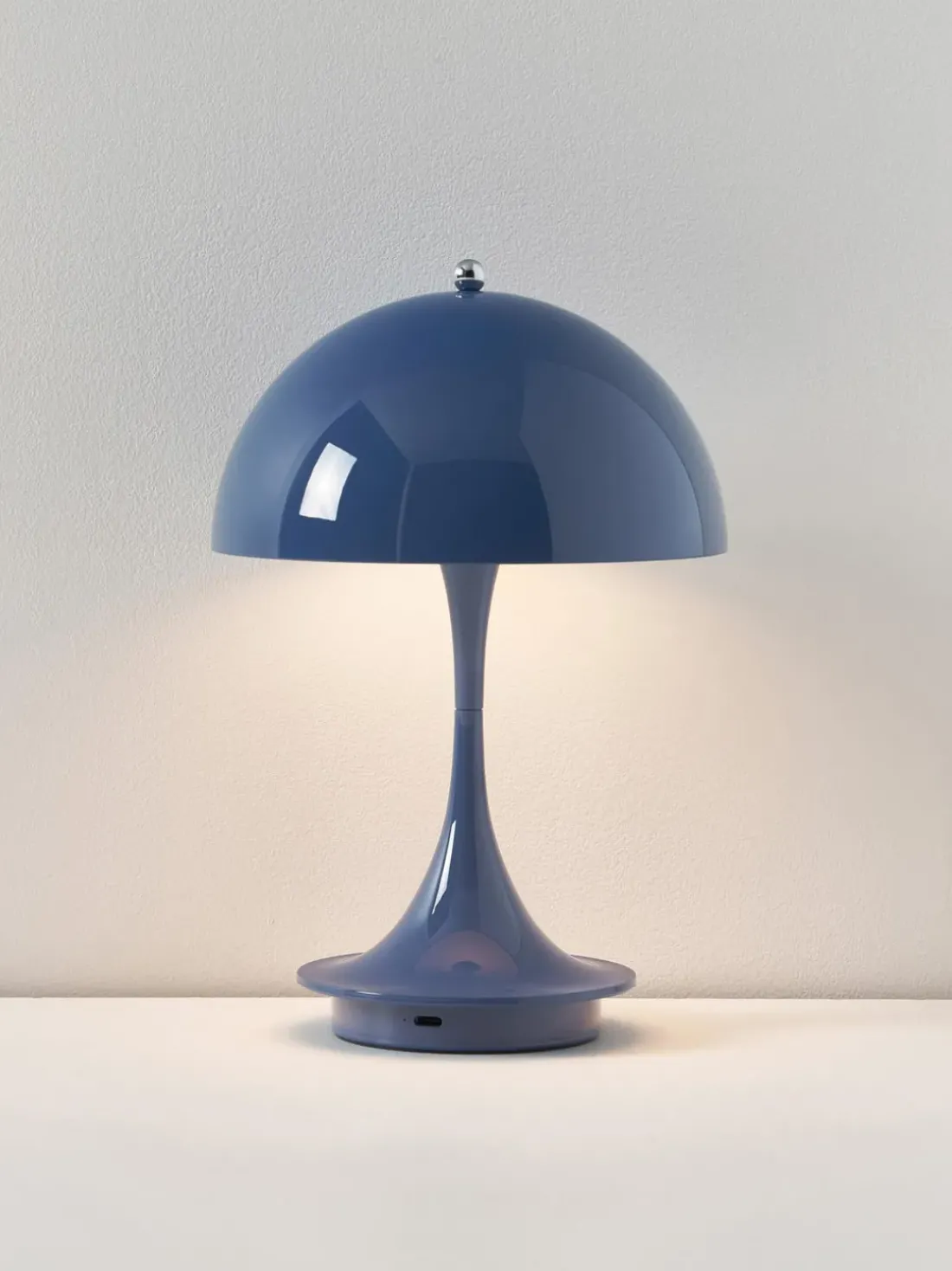 Lámpara de mesa LED regulable Panthella de diseño Verner Panton, 24 cm, portátil
