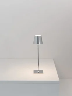 Lámpara de mesa LED regulable Poldina, portátil