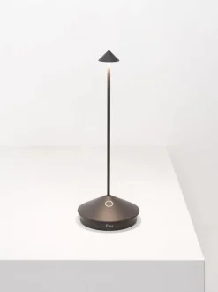 Lámpara de mesa LED regulable pequeña Pina Pro, portátil
