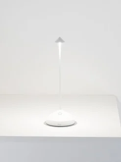 Lámpara de mesa LED regulable pequeña Pina Pro, portátil
