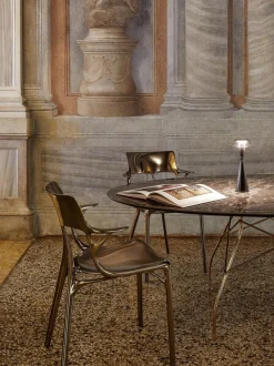 Lámpara de mesa pequeña LED Space, portátil