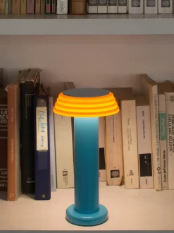 Lámpara de mesa pequeña regulable LED PL1, portátil