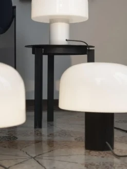 Lámpara de mesa regulable de cristal opalino Bellhop