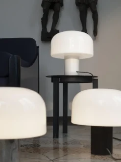 Lámpara de mesa regulable de cristal opalino Bellhop