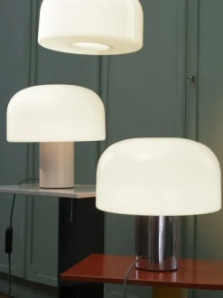 Lámpara de mesa regulable de cristal opalino Bellhop