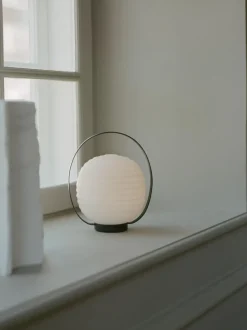 Lámpara de mesa regulable Lantern, portátil