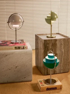 Lámpara de mesa regulable y ajustable Multi-Lite, portátil