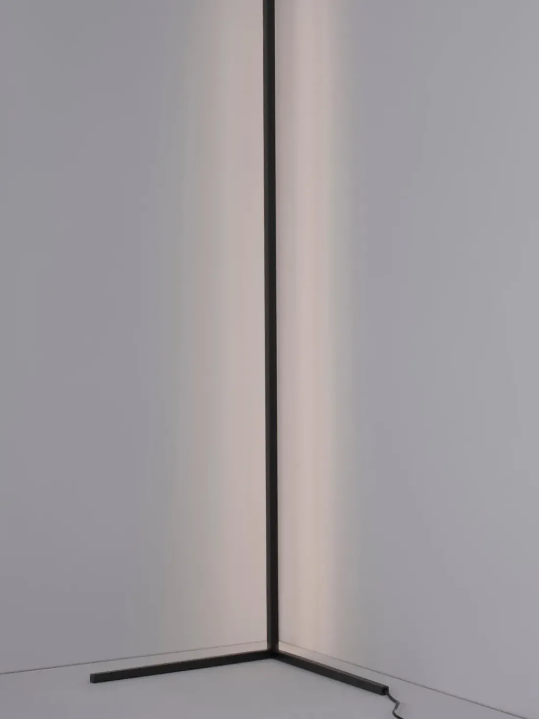 Lámpara de pie LED V-line