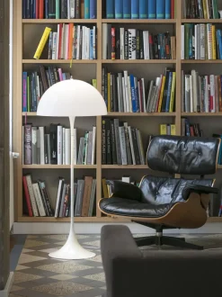 Lámpara de pie pequeña Panthella de diseño Verner Panton