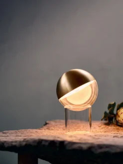 Lámpara de sobremesa LED regulable Pila, portátil