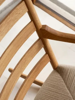 Mecedora de madera de roble CH45