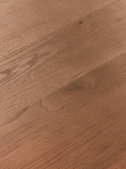 Mesa de centro de forma orgánica de madera de nogal Didi