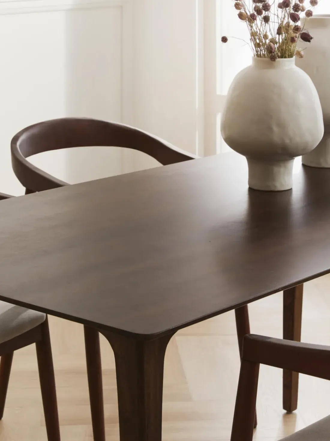 Mesa de comedor de madera de mango Archie, tamaños diferentes