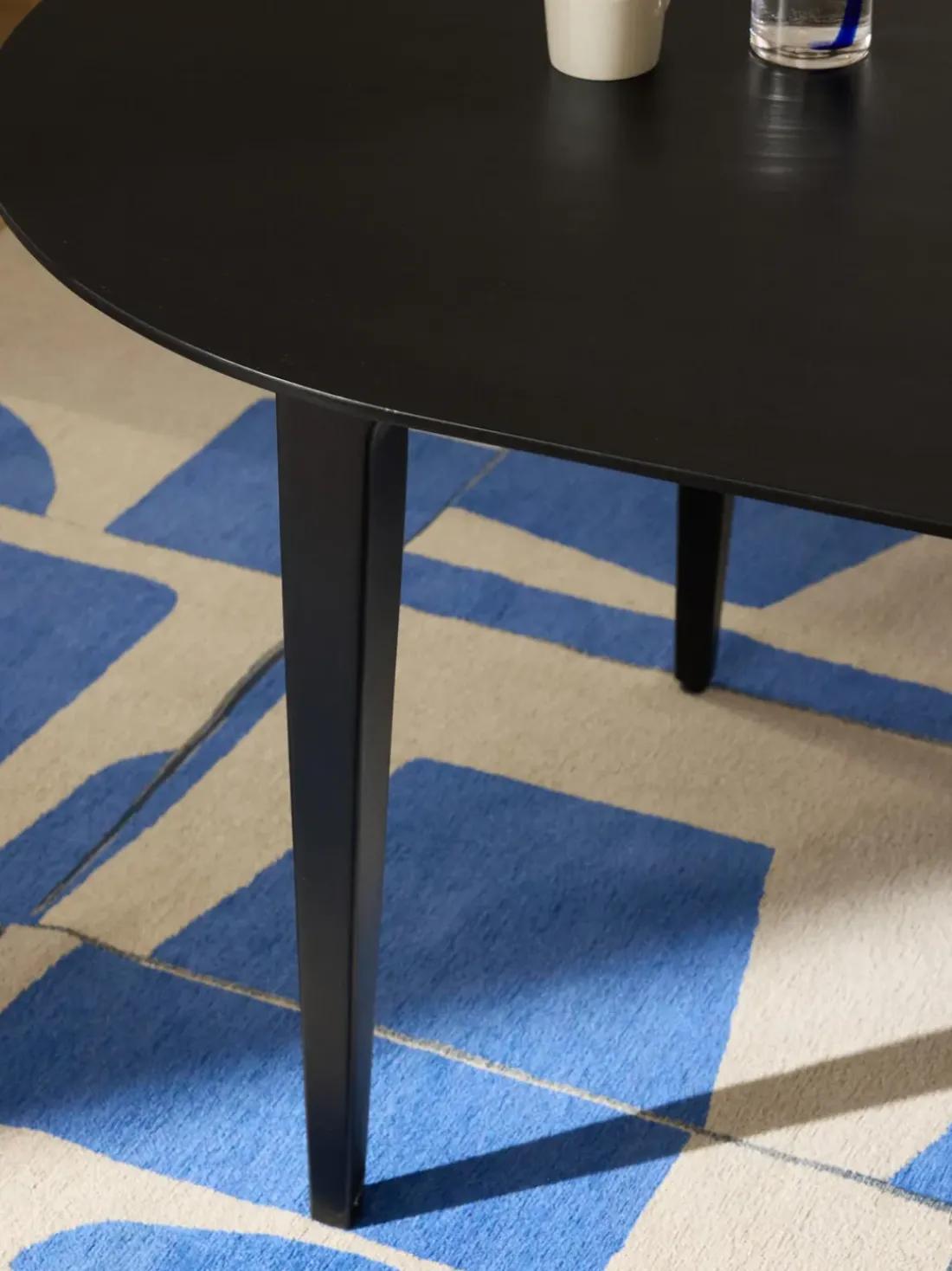 Mesa de comedor de madera de mango Archie, tamaños diferentes