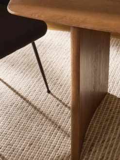 Mesa de comedor de madera de roble Chandler, tamaños diferentes