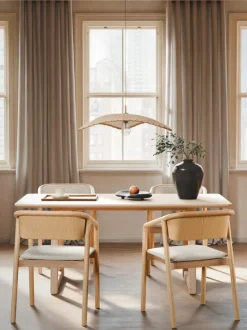 Mesa de comedor de madera de roble Nik, tamaños diferentes