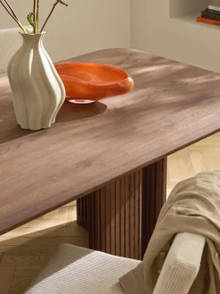 Mesa de comedor de madera de roble Jolka, tamaños diferentes