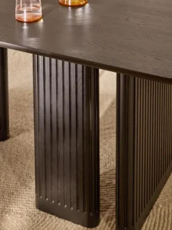 Mesa de comedor de madera de roble Jolka, tamaños diferentes