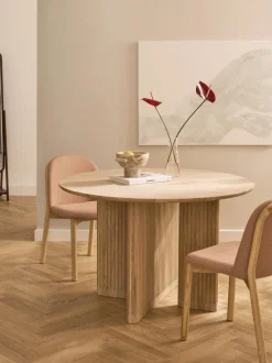 Mesa de comedor redonda de madera de roble Jolka, tamaños diferentes