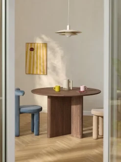 Mesa de comedor redonda de madera de roble Jolka, tamaños diferentes