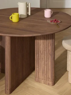 Mesa de comedor redonda de madera de roble Jolka, tamaños diferentes