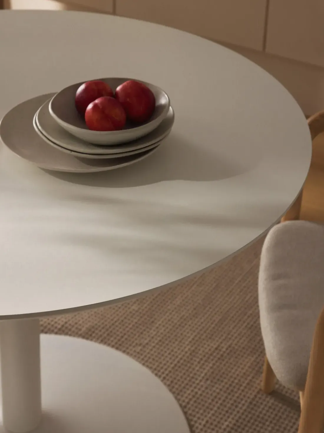 Mesa de comedor redonda Menorca, tamaños diferentes