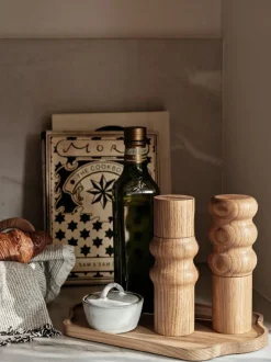 Molinillo de especias de madera de roble Edgar