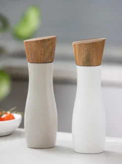 Molinillo de sal y pimienta con tapadera de madera de acacia Essentials, 2 uds.