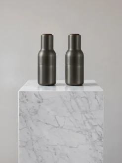 Molinillos de sal y pimienta con tapón de madera de nogal Bottle Grinders, 2 uds.
