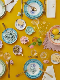Plato artesanal de porcelana Peony