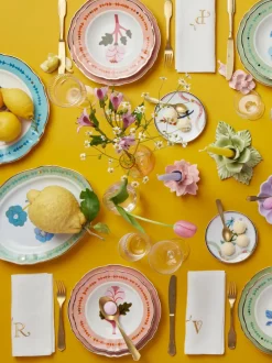 Plato hondo artesanal de porcelana Rose