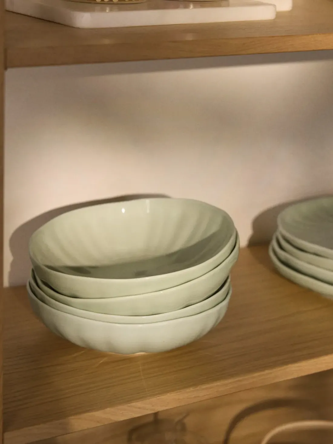 Platos hondos de porcelana con relieves Sali, 4 uds.