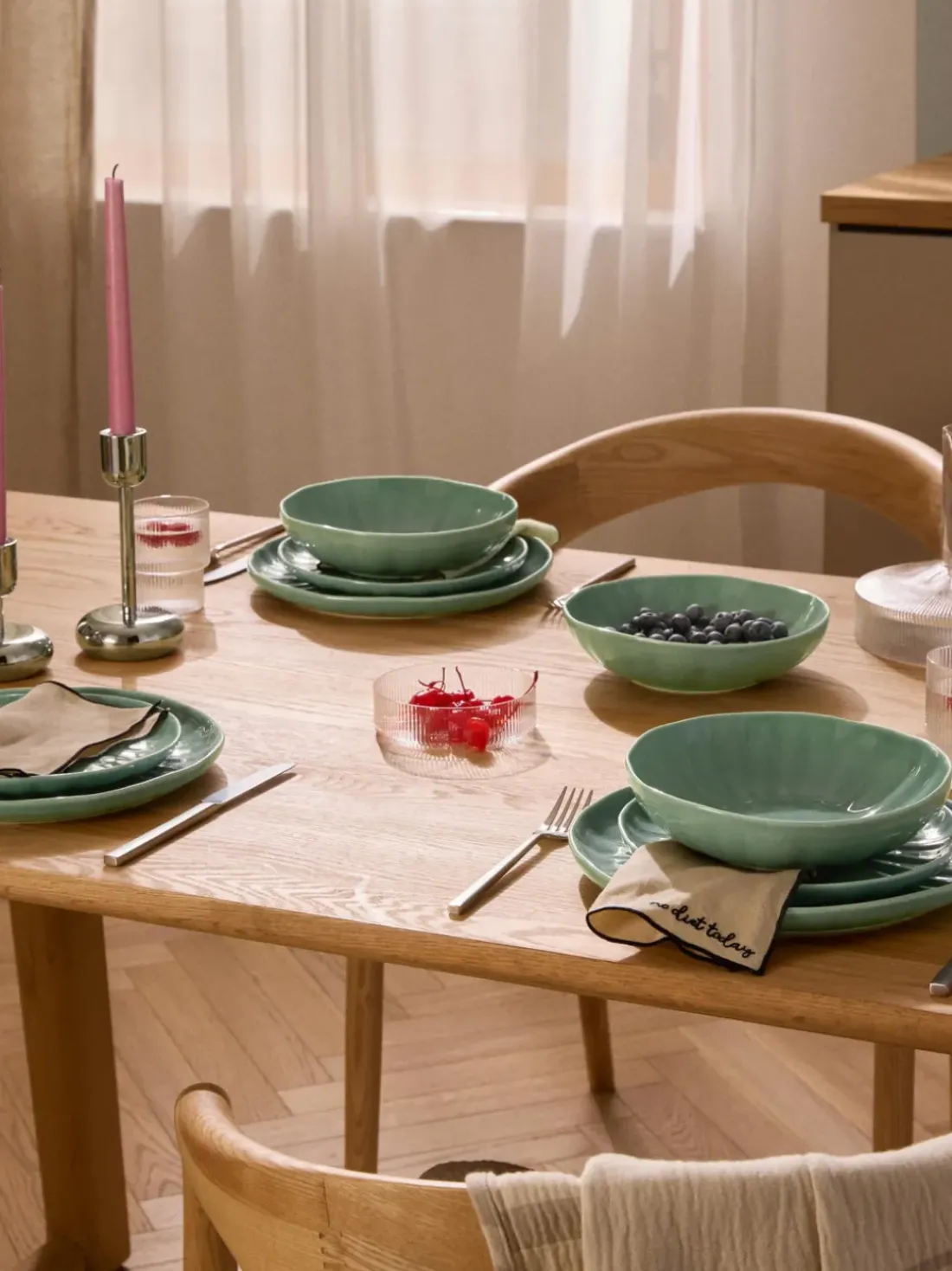 Platos llanos de porcelana con relieves Sali, 4 uds.