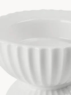 Portavelas de porcelana con relieves Tura