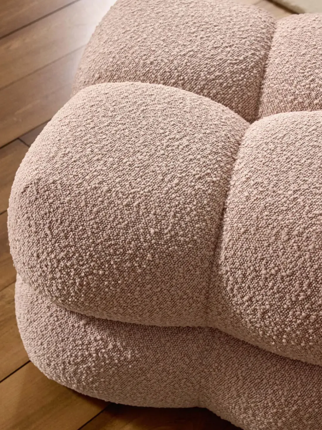 Puf en tejido bouclé Ellie