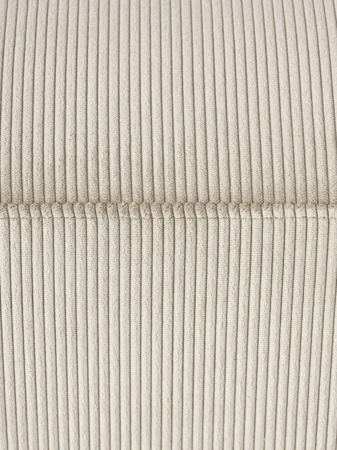 Puf reposapiés de pana Melva, An 99 x F 72 cm